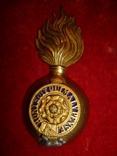 Royal Fusiliers (City of London Regiment) Officer's Post 1901 Gilt & Enamel Fur Cap Grenade